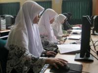 Santri Menulis di Pesantren Al-Hikmah 2