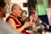 Dalai Lama Desak Muslim Myanmar Dilindungi