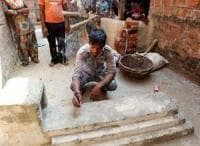 Tak Ada Lahan, Muslim India Terpaksa Kubur Jenazah di Rumah