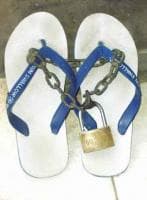 Sandal Hilang di Arab