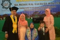 Jalan Berliku Akh Muzakki Meraih Guru Besar