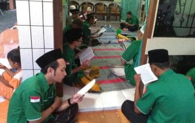 Puluhan Kader GP Ansor Kudus Doakan Nyai Hj Siti Fatma