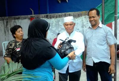 PWNU NTT Berbagi Daging Kurban kepada Nonmuslim