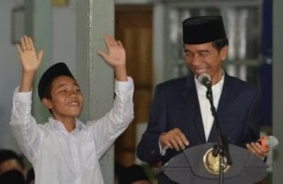 Saat Santri Berhasil Mengocok Perut Sang Presiden