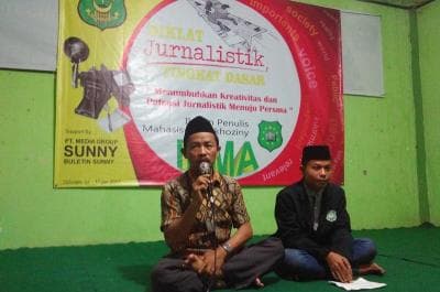 Mahasiswa IAI Al-Khoziny dan Pelajar Sidoarjo Tingkatkan Keterampilan Menulis