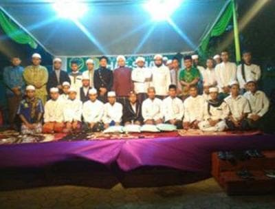 Sholawat Iringi Pelantikan IPNU Pesantren Zainul Hasan Genggong