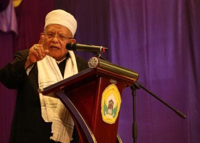 KH Syukron Ma’mun: Islam Hidup karena Banyak Bid’ah