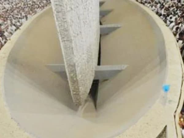 Sekali Lempar Jumrah, Jamaah Haji Indonesia Harus Jalan Kaki 9-10 KM