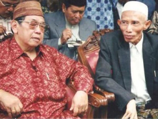 KH MA Sahal Mahfudh: Menggali Hukum Islam (1)