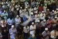 Sri Lanka’s Muslims attend Friday prayers at vandalized mosques