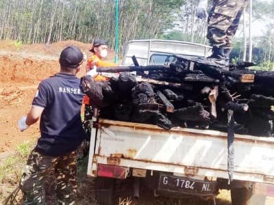 Banser Batang Terjunkan Personel Bantu Warga yang Kebakaran