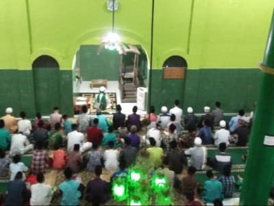 Tiga Trik Peroleh Ilmu Manfaat Menurut Kiai Idris Marzuki