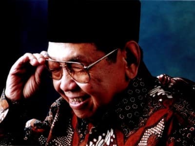 Gus Dur dan Kisah di Balik Qasidah Burdah