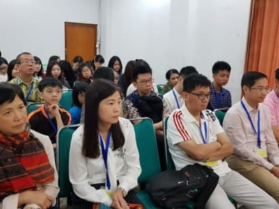 Kagum dengan Pesantren, Rombongan Dokter Asal Hongkong Kunjungi Tebuireng