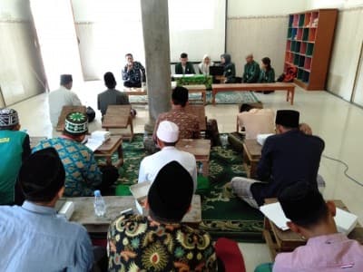 Kembangkan Ayam Joper, Kelompok Santri Tani Milenial Bojonegoro Dapat Bantuan Kementan