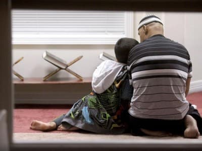 Khutbah Idul Adha: Kurban dan Pendidikan Tauhid Keluarga