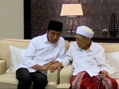 Presiden Jokowi: Atas Nama Seluruh Rakyat Indonesia, Berduka atas Wafatnya Mbah Moen