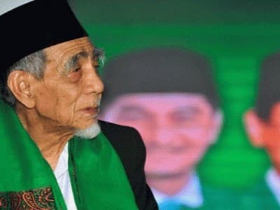Mbah Maimoen Jangkar Pesantren, NU, dan Islam Indonesia