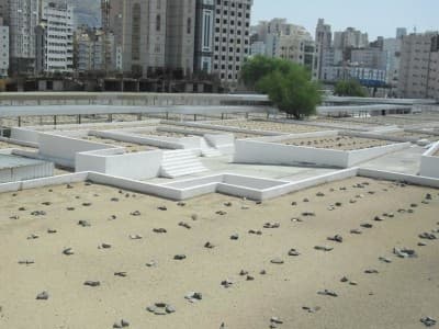 Kuburan Mbah Maimoen Berjarak 500 Meter dari Makam Siti Khadijah