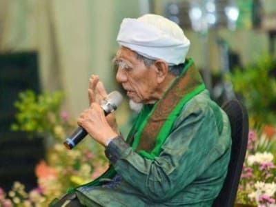Alasan Banyak Orang Ngalap Berkah ke Mbah Maimoen