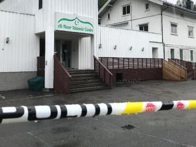 Lumpuhkan Tersangka, Seorang Lansia Berhasil Gagalkan Penembakan di Masjid Norwegia