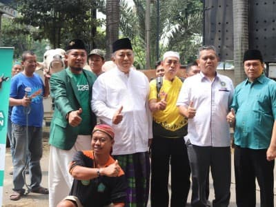 NU Care-LAZISNU Terima Kurban dari Presiden hingga Artis