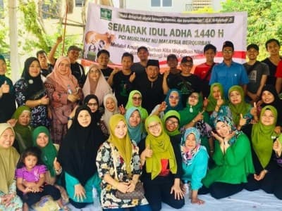 Muslimat NU Malaysia Sedekah Daging Kurban untuk 200 Anak Yatim