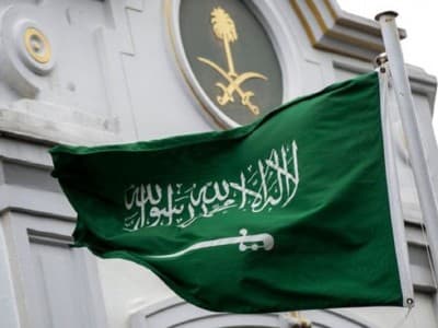 Saudi Periksa Ulama yang Sebut Kesucian Perempuan Ternoda Jika Bekerja di Toko