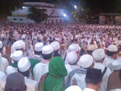 Tasawuf Transformatif di Majelis Manaqib Kiai Muzaki dan Maiyah Cak Nun