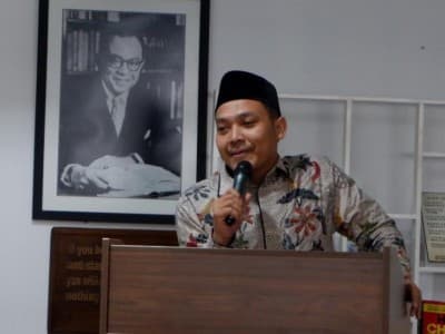 Kisah Seorang Kiai Shalati Mayit Non-Muslim