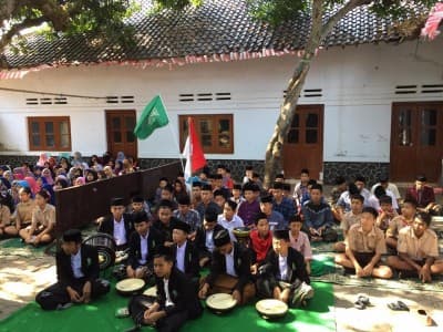 Kunjungi Buntet Pesantren, SMP Santo Thomas Jalin Persaudaraan