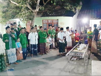 Ansor Lebaksiu Tegal Bekali Kader Cara Mandikan Jenazah