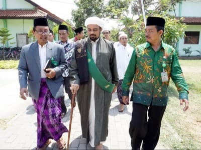 Hadir di MAN 1 Kota Pekalongan, Habib Murtadho Yaman Ijazahkan ‘Ratibul Attas’
