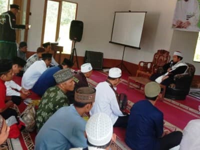 Pesantren Miftahul Khairat Sungai Raya Gelar Pelatihan Peruqyah Aswaja