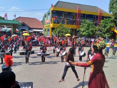 Sambut Tahun Baru Islam, Aliyah NU Mranggen Demak Gelar Festival Drum Band