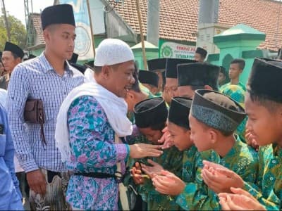 Manusia Paling Mulia adalah yang Berilmu