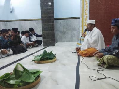 Lanjutkan Pembangunan, Pesantren Surabaya Gelar Tumpengan 