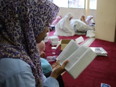 Hukum Menerima Upah dari Membaca Al-Qur’an