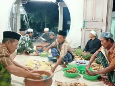 Pesantren di Bojonegoro Jaga Tradisi Tumpengan pada 10 Muharram
