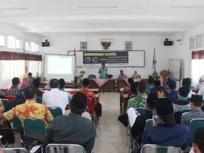 Santri Milenial Pekalongan Diajari Budidaya Ayam