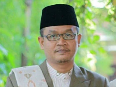 Ini Penjelasan Soal Nabi Tidak Salaman Usai Shalat