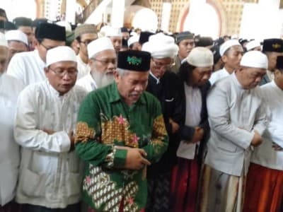 Kesaksian Ketua NU Jatim terhadap Almarhum Fuad Amin Imron