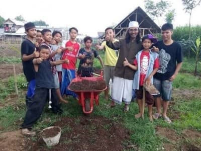 Kenapa Santri Harus Bisa Bertani?