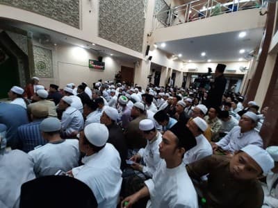 Ngaji Langsung Bareng Habib Umar bin Hafidz di PBNU, Jamaah Membludak