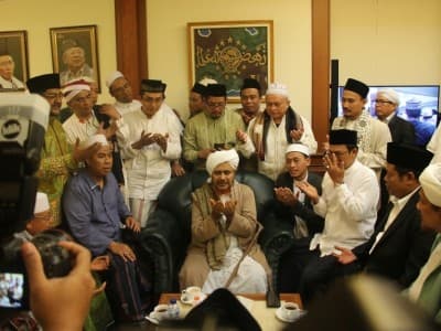 Makna Kunjungan Habib Umar bin Hafidz ke PBNU