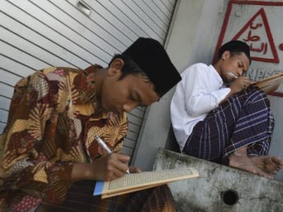 Undang-Undang Amanatkan Negara Jaga Otonomi Pesantren