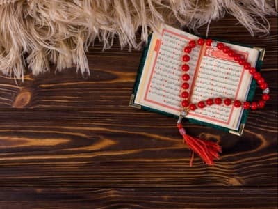 Hukum Menaruh Mushaf di Lantai