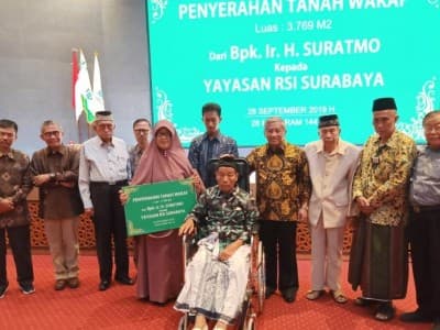 Pasangan Ini Wakafkan Tanah Rp1,2 Miliar ke Yayasan RSI Surabaya