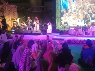 Bala Santri Meriahkan Malam Kebudayaan Pesantren di Asshiddiqiyah