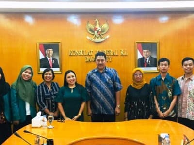 Unisda Lamongan Kirim Dua Mahasiswa Mengajar di Filipina